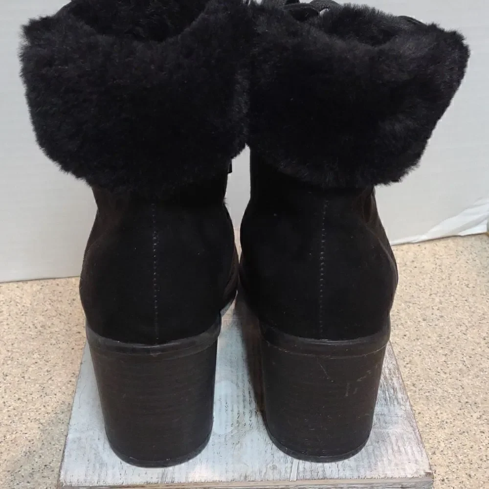 👍 Target Boots Size  6.    Bin- S3
